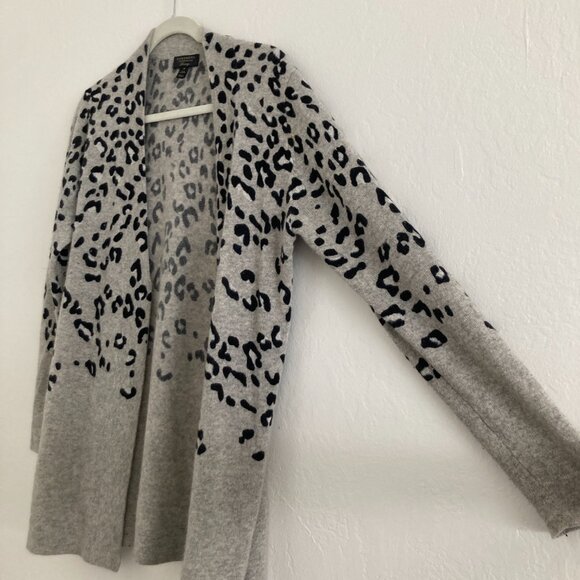 Charter Club 100% Cashmere Open Front Long Line Cardigan Gray Leopard Print Med - Picture 4 of 9